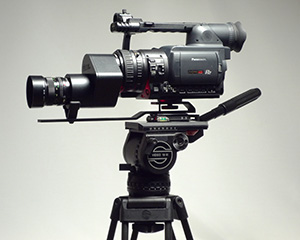 Letus35をHVX200に取り付けた写真
